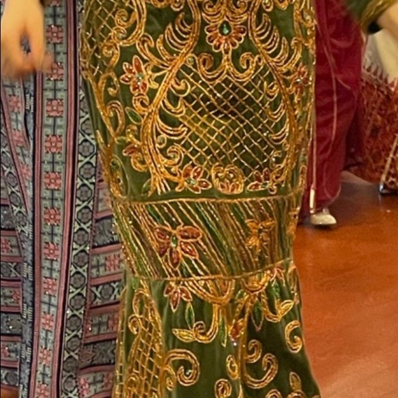 Palestinian tatreez Henna Velvet Dress embroidery w Crystals - Picture 7 of 9